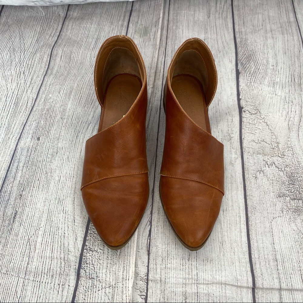 Universal thread slipon booties w/cut outside sz 6
